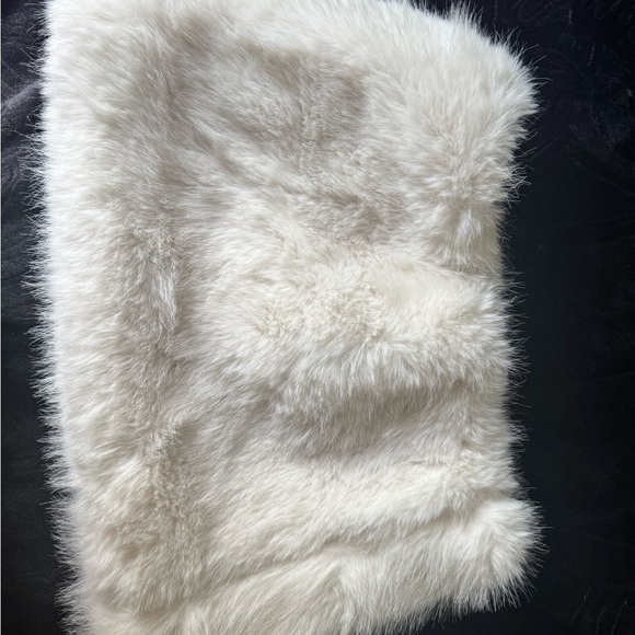 XS White Faux Fur Mini Skirt SHEIN - Picture 3 of 6